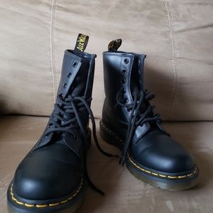 Dr. Martens WOMEN'S 1460 SMOOTH